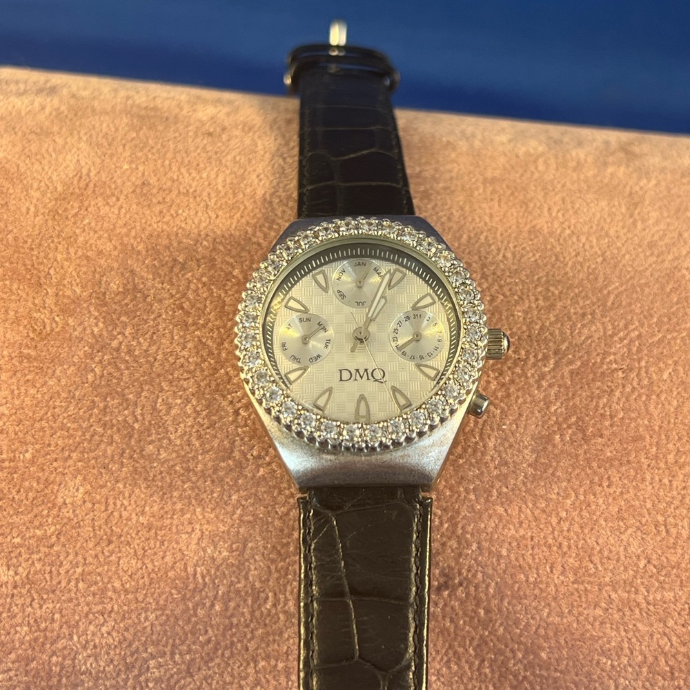 DMQ ladies watch
